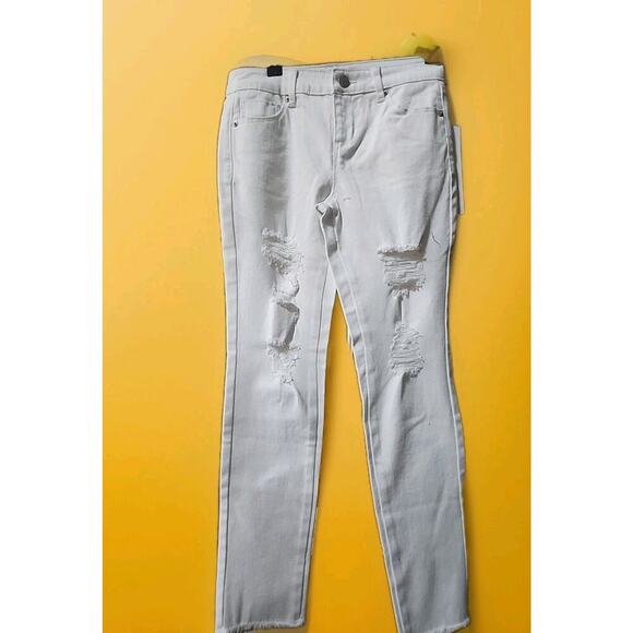 BoomBoom Destroyed Skinny Jeans Size 4 Inseam 24.5 Nwt Excellent A126 Distressed - Picture 1 of 7